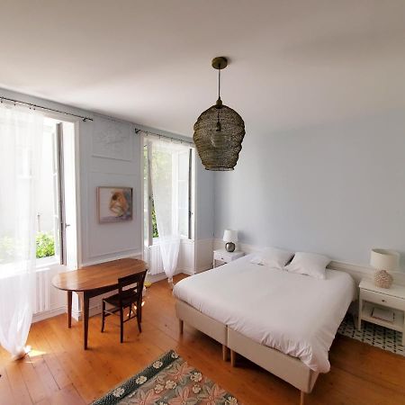 La Maison De Ville 76M2 Avec Terrasse De 22M2 لا روشيل المظهر الخارجي الصورة