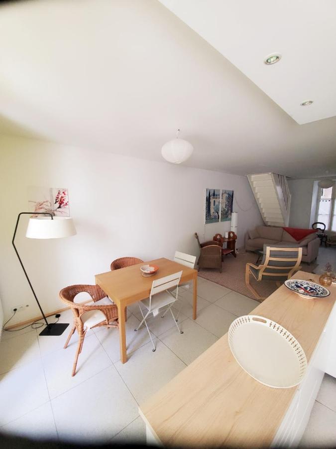 La Maison De Ville 76M2 Avec Terrasse De 22M2 لا روشيل المظهر الخارجي الصورة