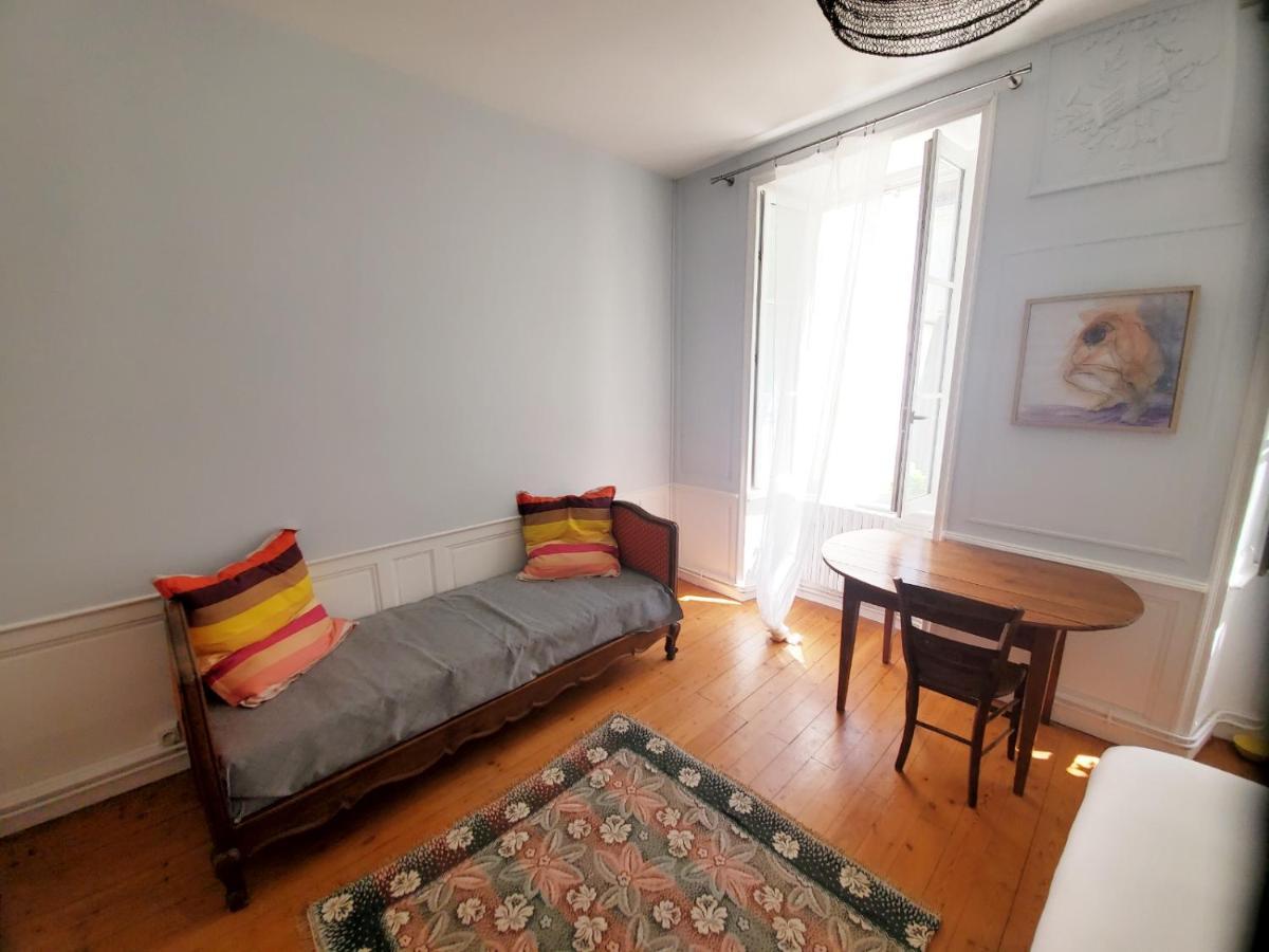 La Maison De Ville 76M2 Avec Terrasse De 22M2 لا روشيل المظهر الخارجي الصورة