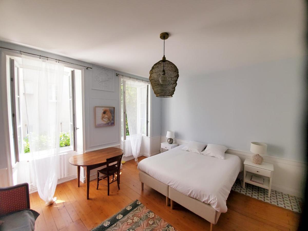La Maison De Ville 76M2 Avec Terrasse De 22M2 لا روشيل المظهر الخارجي الصورة